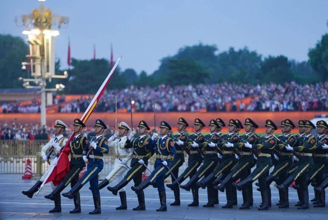 熱烈慶祝中華人民共和國國慶盛典，聚焦2022年10月1日閱兵儀式，熱烈慶祝中華人民共和國國慶盛典，閱兵儀式精彩瞬間回顧（2022年）