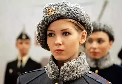 中國女兵高顏值，美麗與力量并存的風采，中國女兵，美麗與力量并存的巾幗風采